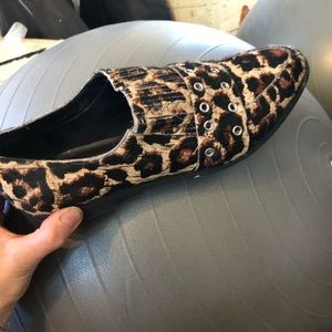 Leopard shoes